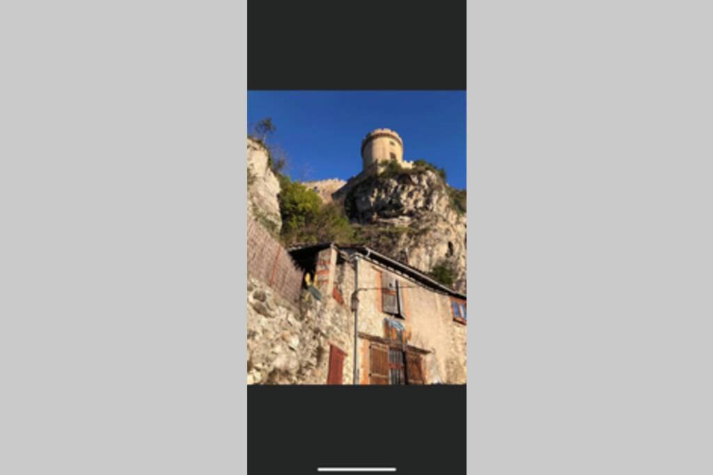Le gîte de la vallée du Douctouyre Dun Extérieur photo